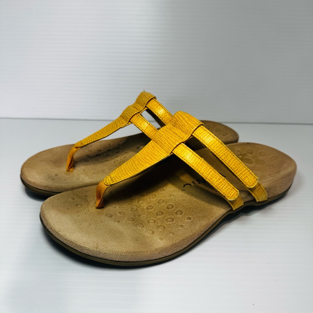 Vionic Elvia Yellow Leather Sandals Size 7.5 - Picture 2 of 14